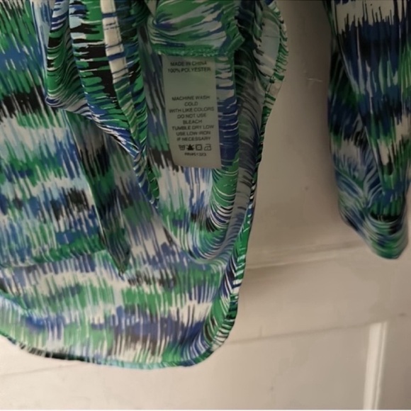 Two by Vince Camuto Artsy Boho Lightweight Long Sleeve Button Down Top - Picture 6 of 6